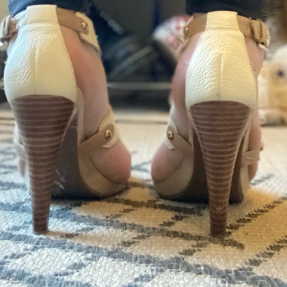 Nine West genuine leather nude gladiator sandals - Picture 7 of 11